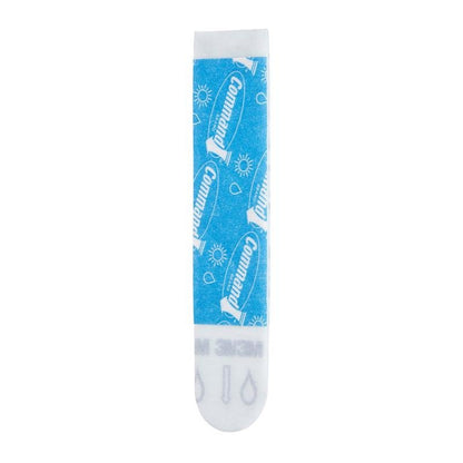 Une seule bande Command™ bleue 17021B (imperméable, taille M, 3M Deutschland GmbH) avec le support retiré et le filigrane - idéal pour une fixation adhésive dans la salle de bain sans perçage. L'emballage contient 10 pièces.