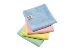 Quatre chiffons en microfibres Vileda Professional r-MicroTuff Swift empilés, de couleur bleue, rouge, jaune et verte.