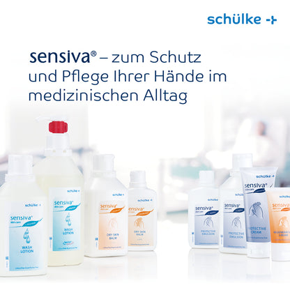 Devant un fond blanc, une sélection de produits de soin des mains médicaux de la marque Schülke & Mayr GmbH est présentée. Les produits comprennent une lotion lavante, un baume pour la peau et une crème protectrice, tous sans colorant ni parfum. Le texte en allemand souligne le soin intensif et la protection des peaux sèches dans le domaine médical. L'un des produits présentés est le baume pour peau sèche Schülke sensiva®.