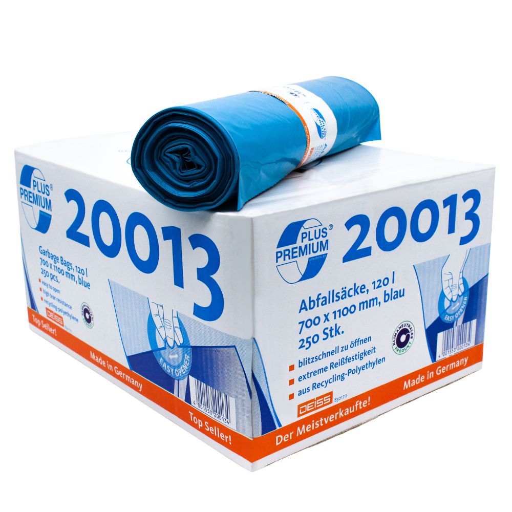 Dans une boîte blanche avec l'inscription «20013», se trouvent des sacs poubelles bleus DEISS Premium Plus® Type 60 de la société EMIL DEISS KG (GmbH + Co.). Un sac est déroulé et posé dessus. Le texte allemand décrit les sacs à déchets climatiquement neutres avec une capacité de 120 litres, des dimensions de 700 x 1100 mm et une capacité de 250 sacs. Il est également noté sur la boîte que le produit est «Made in Germany».